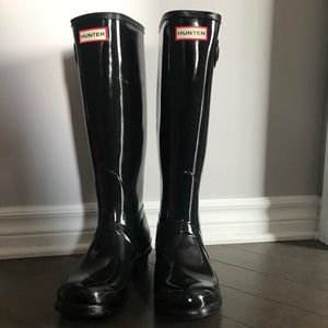 Tall Glossy Black Hunter Rain Boots (Size 7)